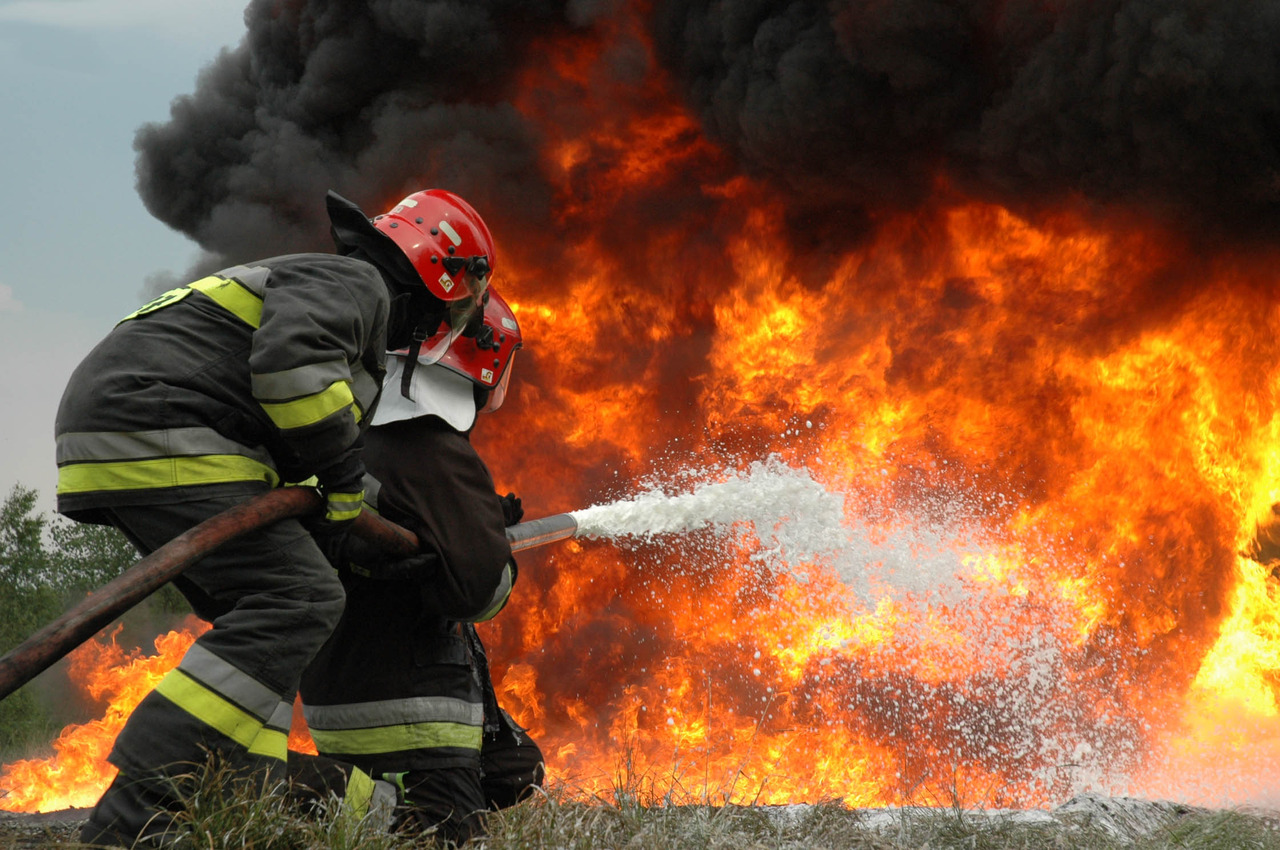 Профессии пожарного и спасателя планируют включить в перечень почётных званий Ямала 